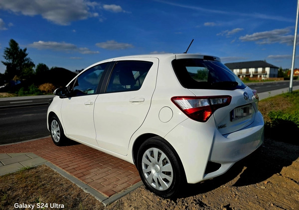 Toyota Yaris cena 39900 przebieg: 74800, rok produkcji 2018 z Białystok małe 301